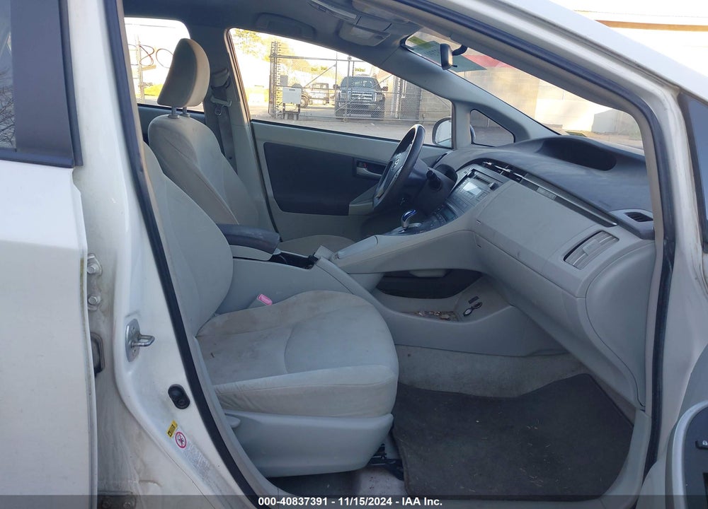 2011 TOYOTA PRIUS TWO VIN: JTDKN3DU4B1454967