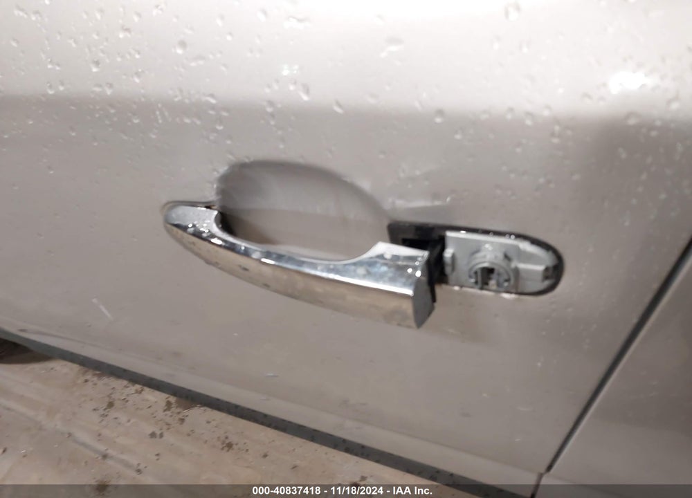 2012 KIA SORENTO LX VIN: 5XYKT4A60CG240562