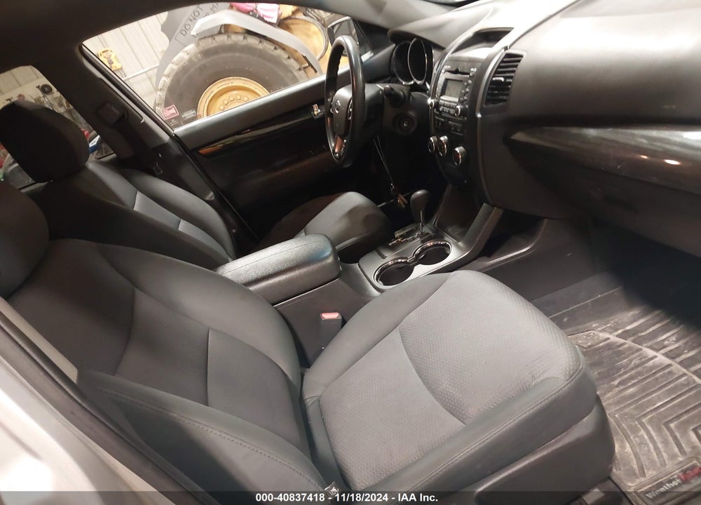 2012 KIA SORENTO LX VIN: 5XYKT4A60CG240562