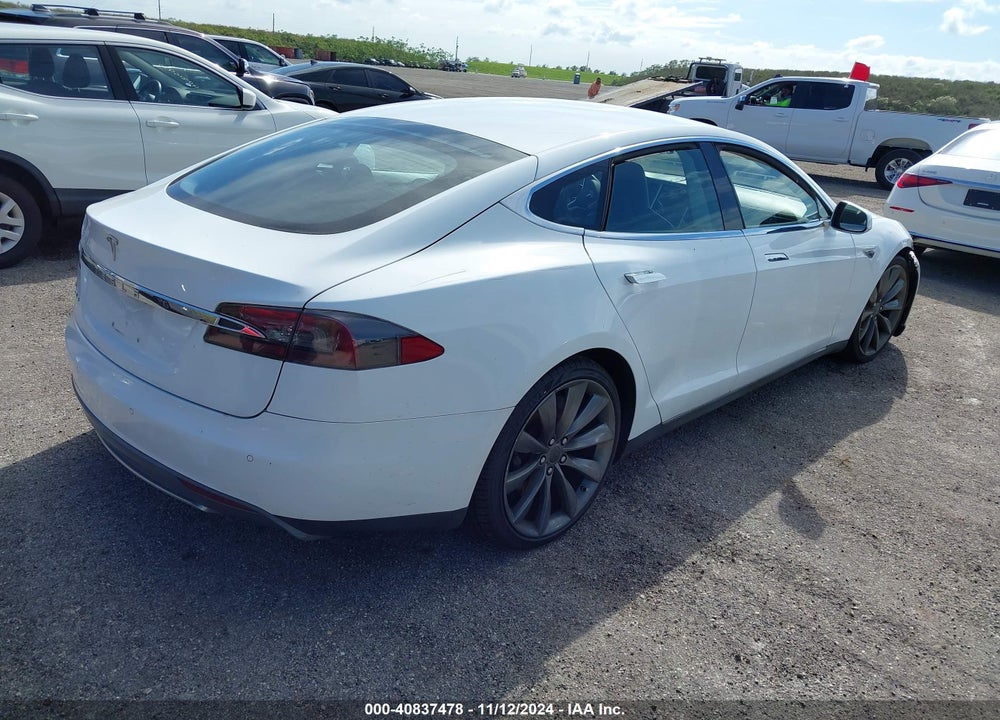 2014 TESLA MODEL S VIN: 5YJSA1S11EFP30431