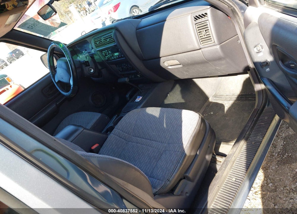 1999 JEEP CHEROKEE CLASSIC/SPORT VIN: 1J4FF68S5XL597814