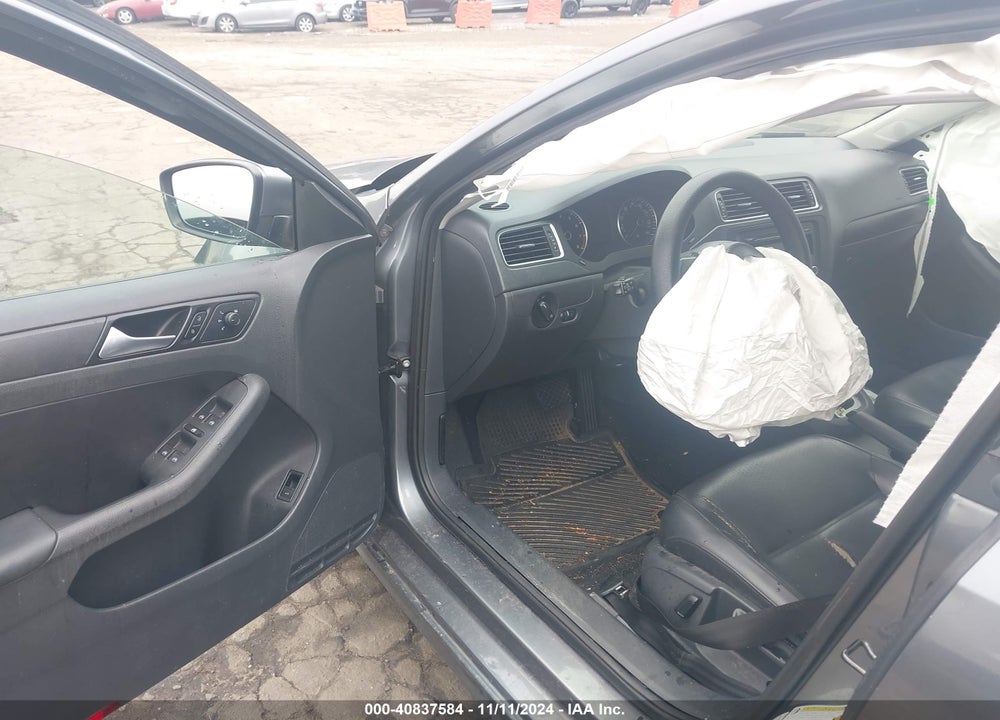 2014 VOLKSWAGEN JETTA 1.8T SE VIN: 3VWD07AJ9EM213340