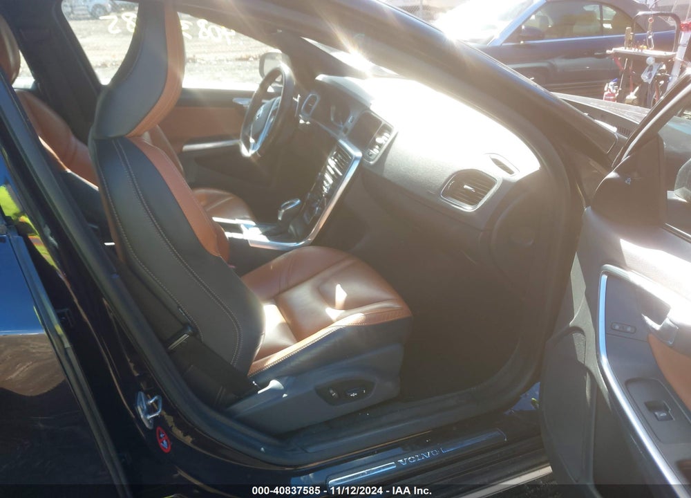 2015 VOLVO V60 T5 PREMIER VIN: YV126MEB2F1189126