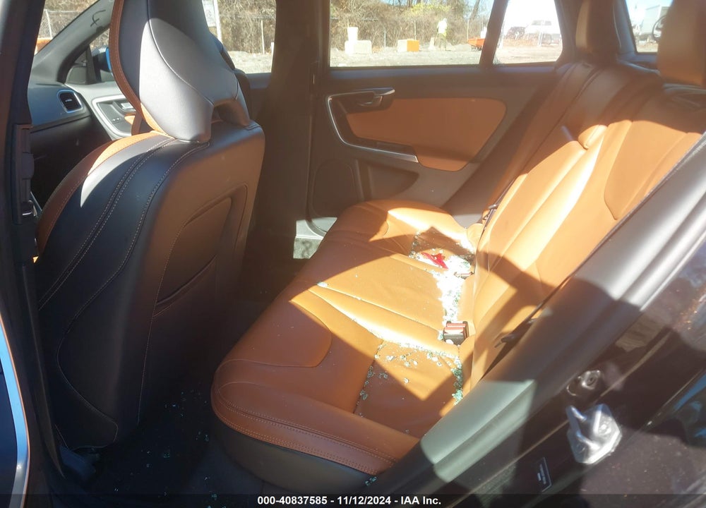 2015 VOLVO V60 T5 PREMIER VIN: YV126MEB2F1189126