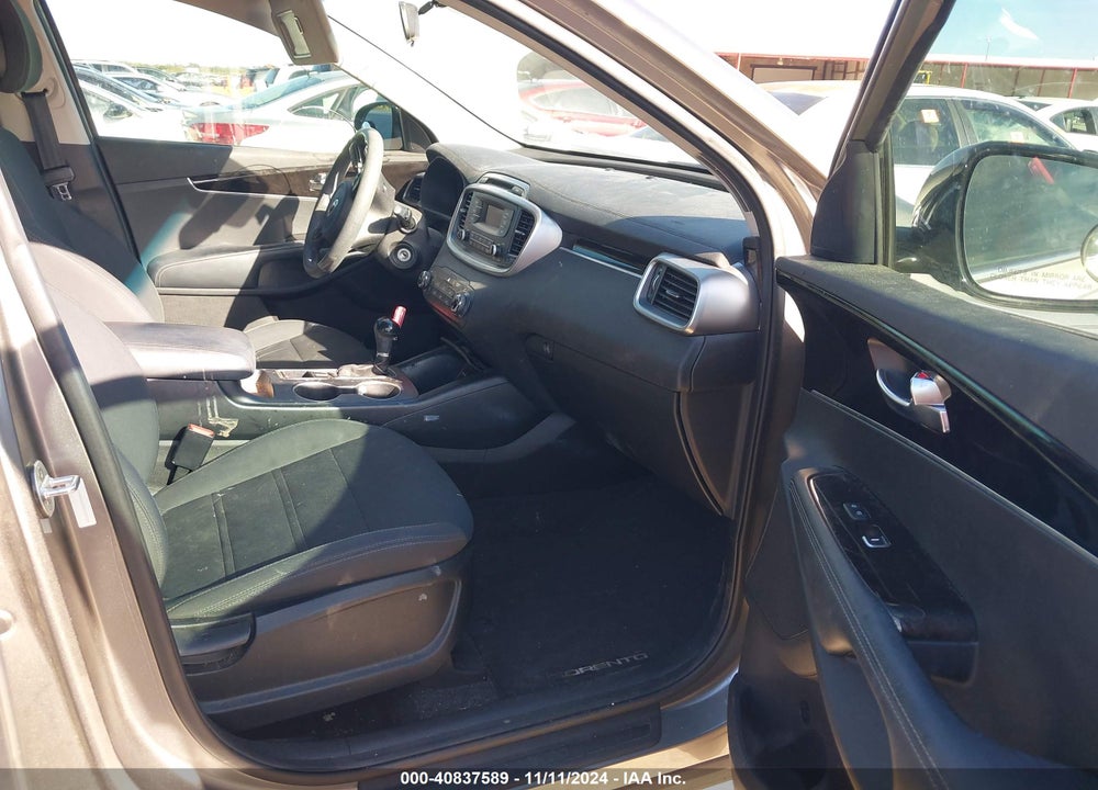 2016 KIA SORENTO 2.4L L VIN: 5XYPG4A32GG124334