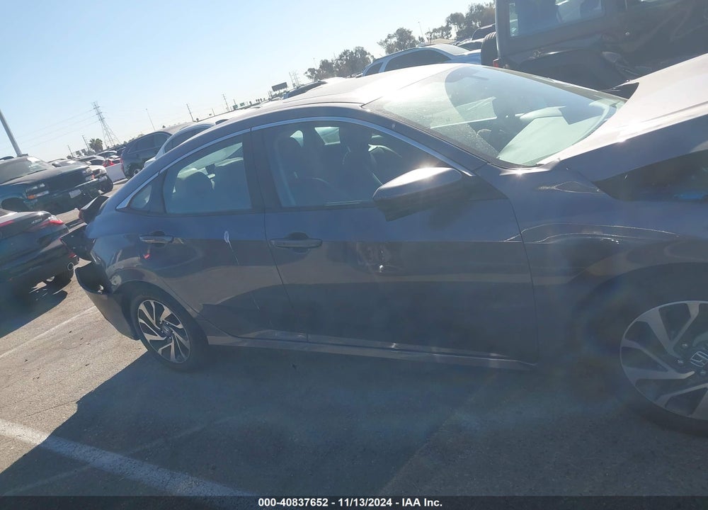 2018 HONDA CIVIC EX VIN: 2HGFC2F72JH552163