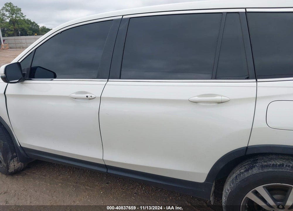 2018 HONDA PILOT EX-L VIN: 5FNYF5H81JB032130