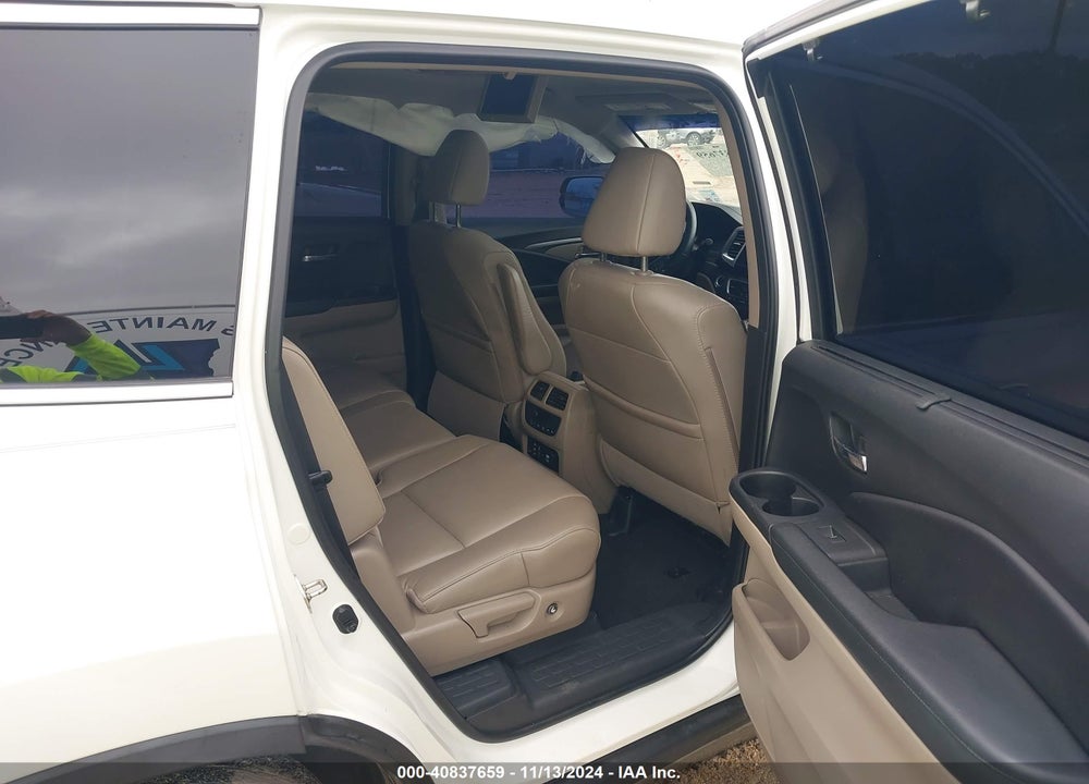 2018 HONDA PILOT EX-L VIN: 5FNYF5H81JB032130