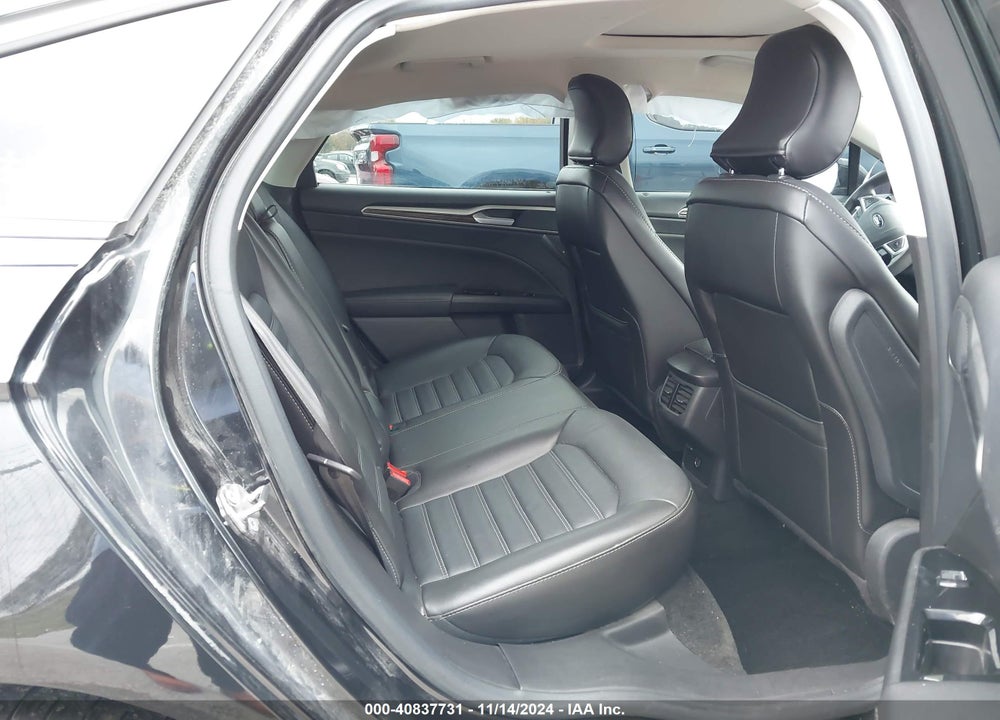 2015 FORD FUSION SE VIN: 3FA6P0H93FR220840