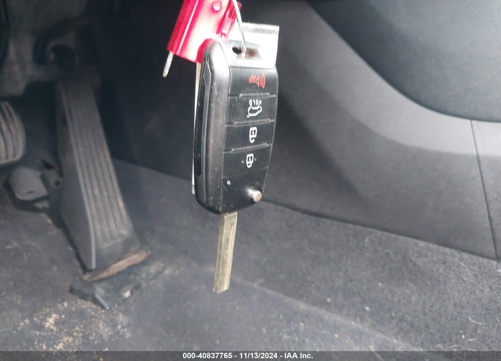 2019 KIA SORENTO VIN: 5XYPG4A3XKG553777