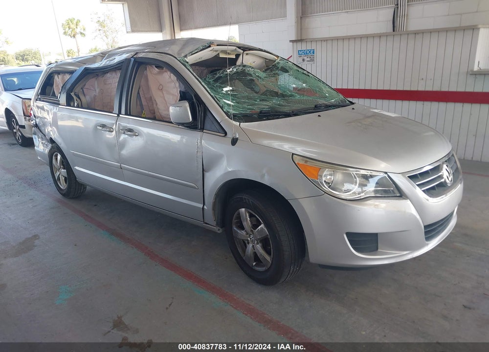 2010 VOLKSWAGEN ROUTAN SE VIN: 2V4RW3D14AR186651