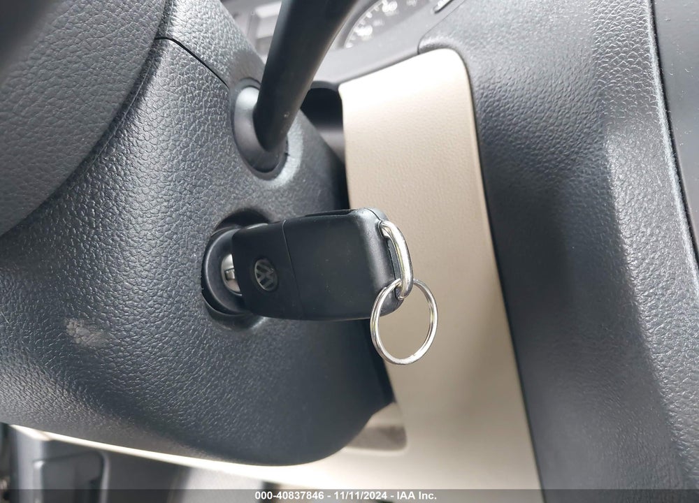 2011 VOLKSWAGEN JETTA 2.5L SE VIN: 3VWDX7AJ4BM368160