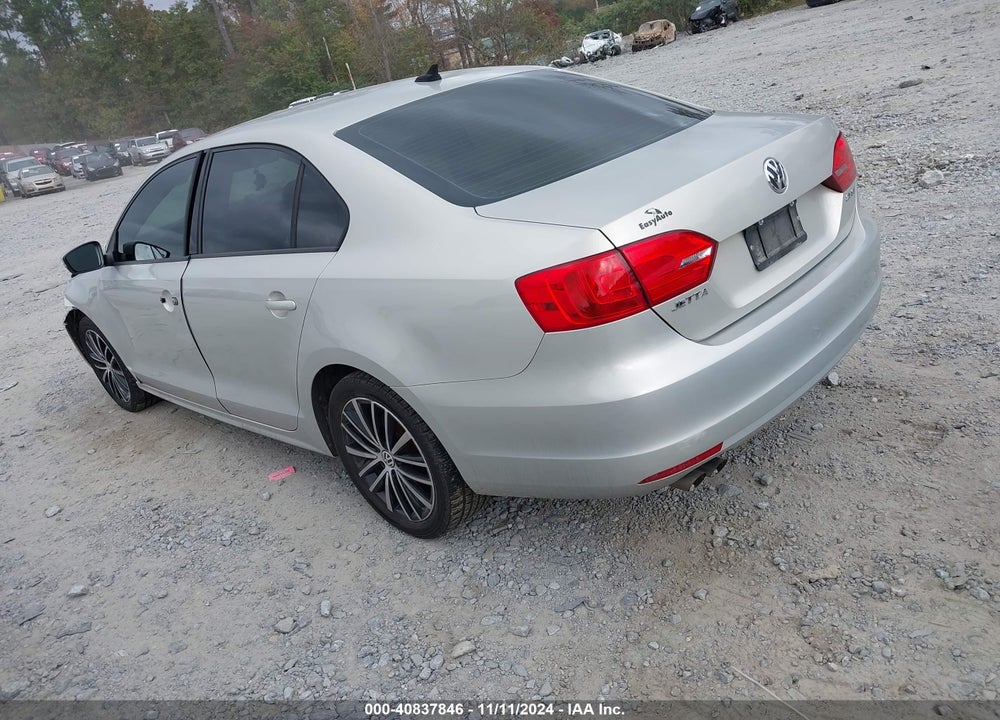2011 VOLKSWAGEN JETTA 2.5L SE VIN: 3VWDX7AJ4BM368160