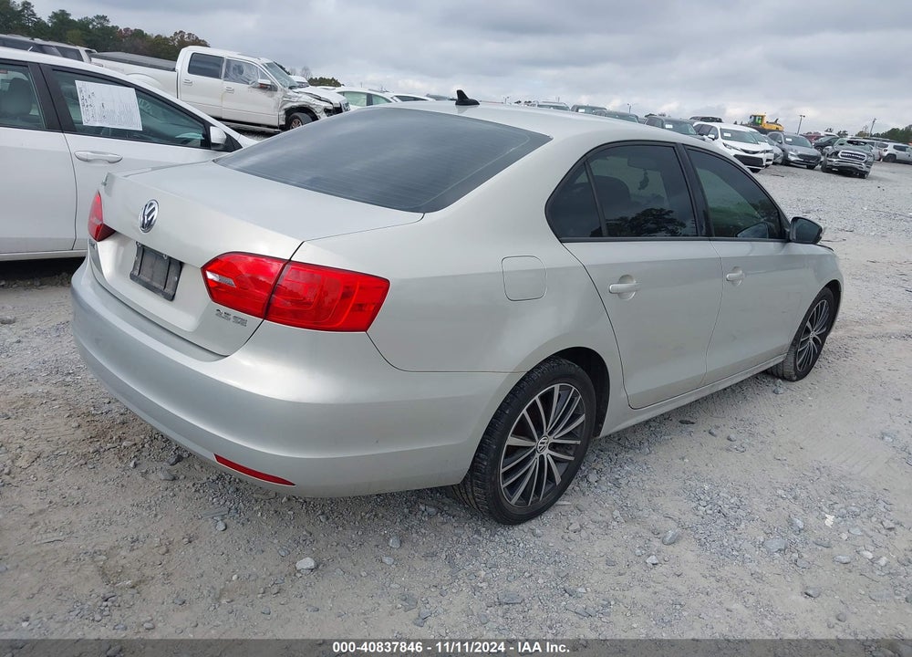 2011 VOLKSWAGEN JETTA 2.5L SE VIN: 3VWDX7AJ4BM368160