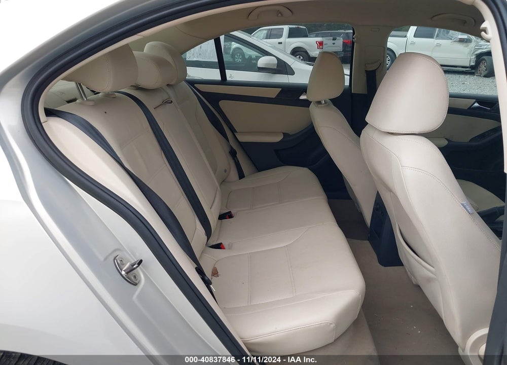 2011 VOLKSWAGEN JETTA 2.5L SE VIN: 3VWDX7AJ4BM368160