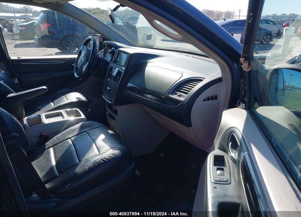 2011 CHRYSLER TOWN & COUNTRY TOURING VIN: 2A4RR5DG3BR640336