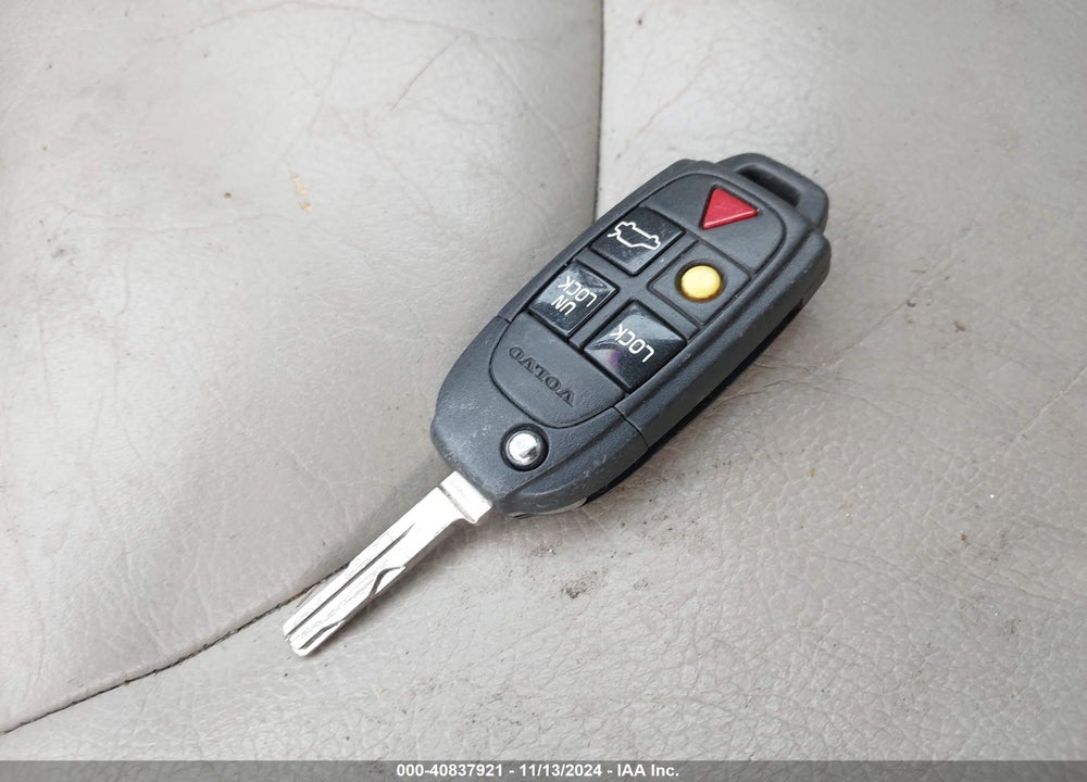 2007 VOLVO S60 2.5T VIN: YV1RS592972600740