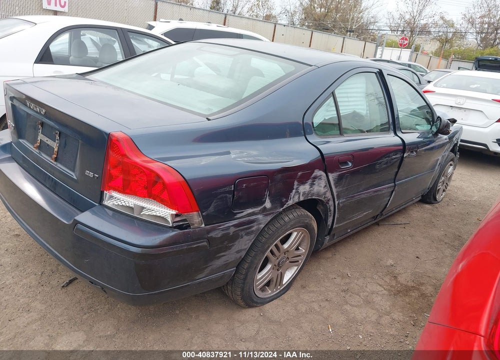2007 VOLVO S60 2.5T VIN: YV1RS592972600740