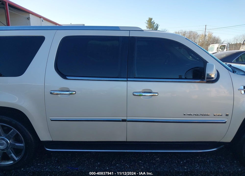 2007 CADILLAC ESCALADE ESV STANDARD VIN: 1GYFK66827R421142