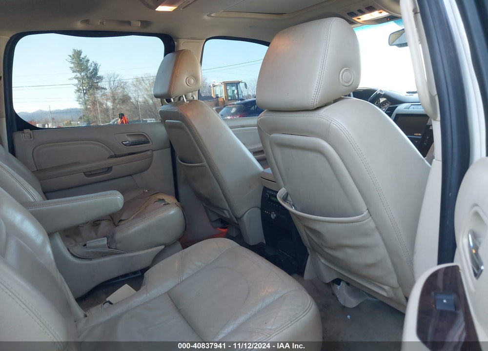 2007 CADILLAC ESCALADE ESV STANDARD VIN: 1GYFK66827R421142