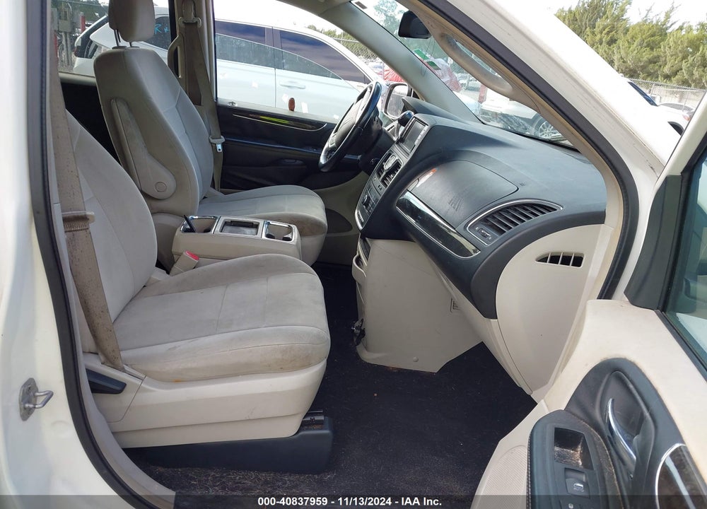 2011 CHRYSLER TOWN & COUNTRY TOURING VIN: 2A4RR5DG0BR702078