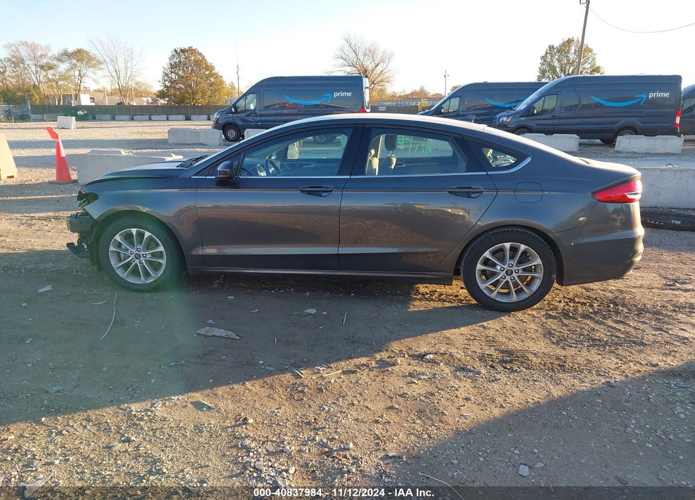 2019 FORD FUSION SE VIN: 3FA6P0HD1KR230104