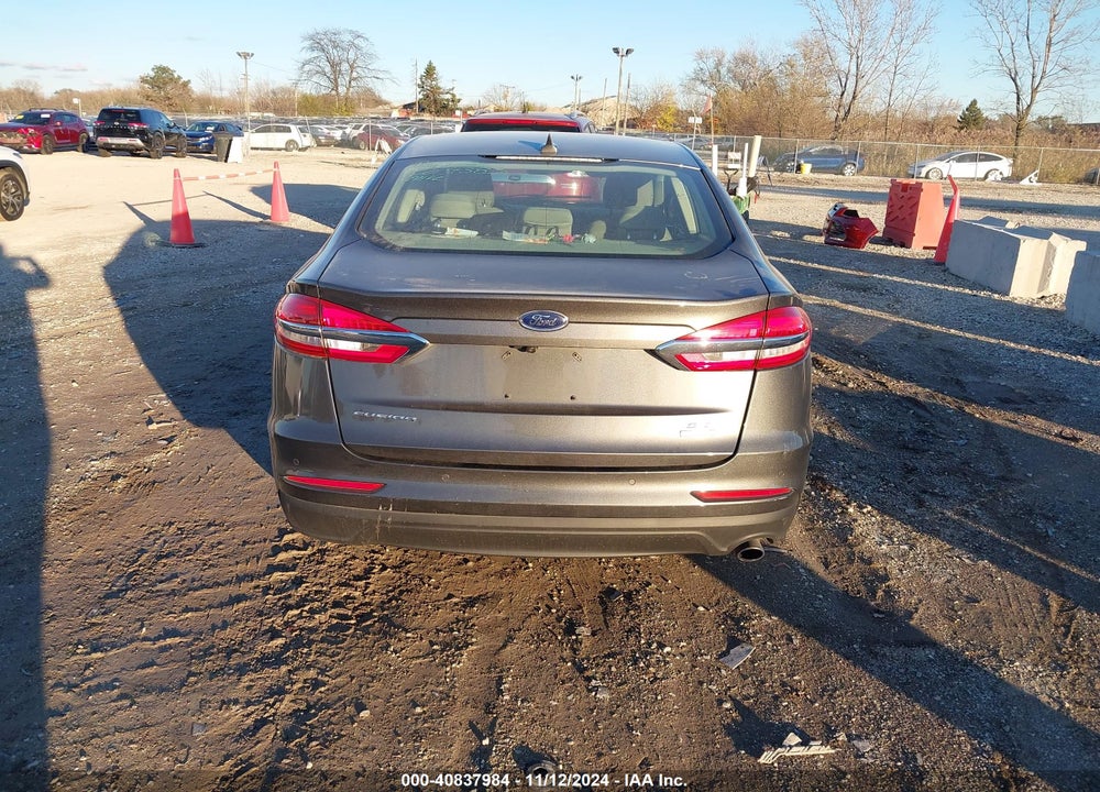 2019 FORD FUSION SE VIN: 3FA6P0HD1KR230104