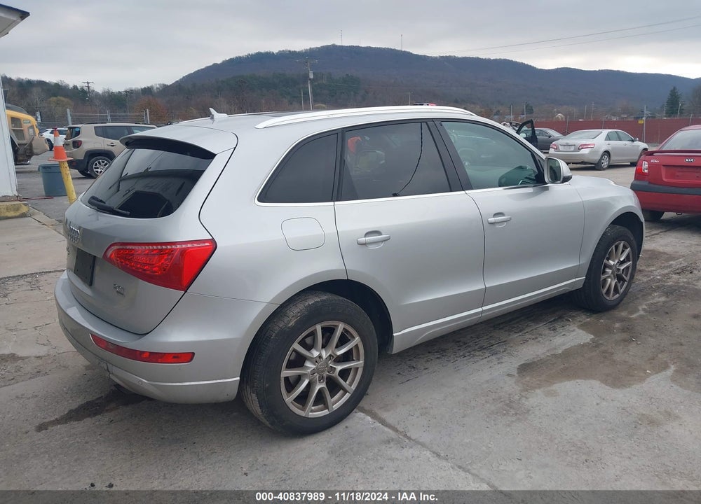 2011 AUDI Q5 2.0T PREMIUM VIN: WA1LFAFP0BA019418