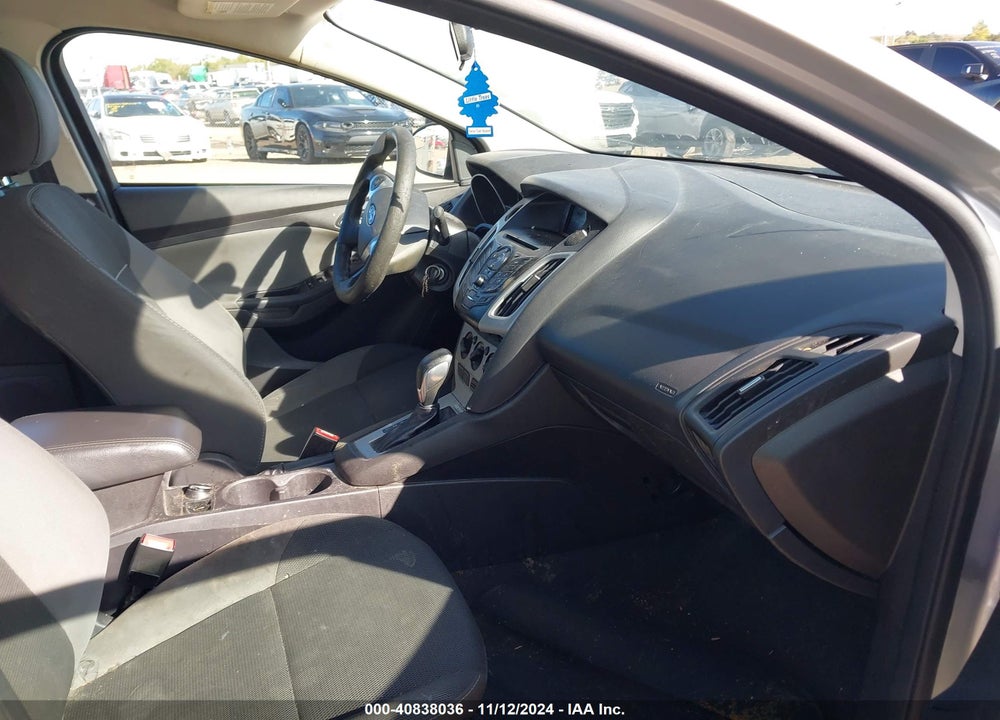 2014 FORD FOCUS SE VIN: 1FADP3F25EL101831