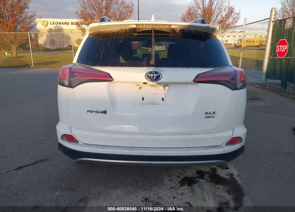2017 TOYOTA RAV4 XLE VIN: 2T3RFREV6HW556853