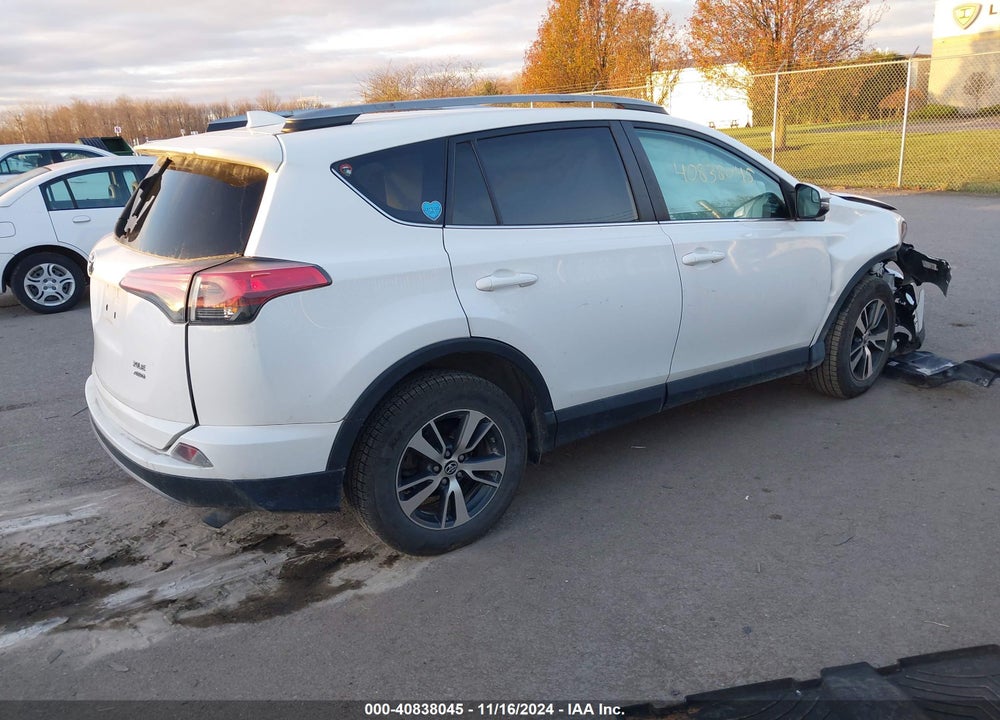2017 TOYOTA RAV4 XLE VIN: 2T3RFREV6HW556853