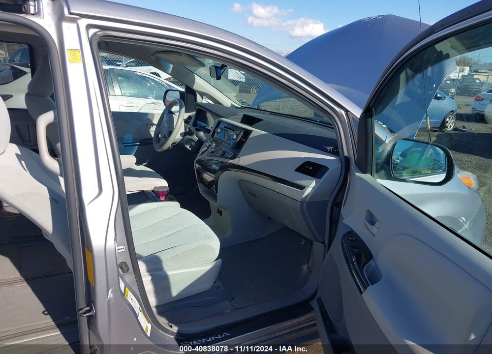 2011 TOYOTA SIENNA LE VIN: 5TDJK3DCXBS005825
