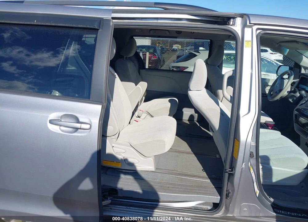 2011 TOYOTA SIENNA LE VIN: 5TDJK3DCXBS005825
