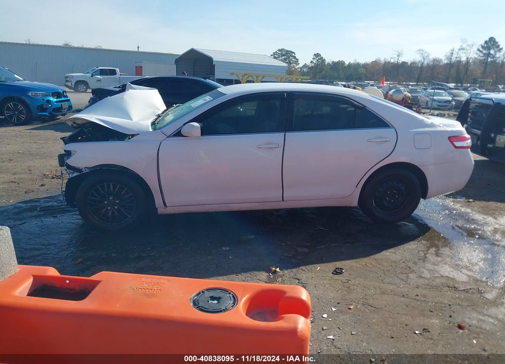 2011 TOYOTA CAMRY LE VIN: 4T1BF3EK1BU693042
