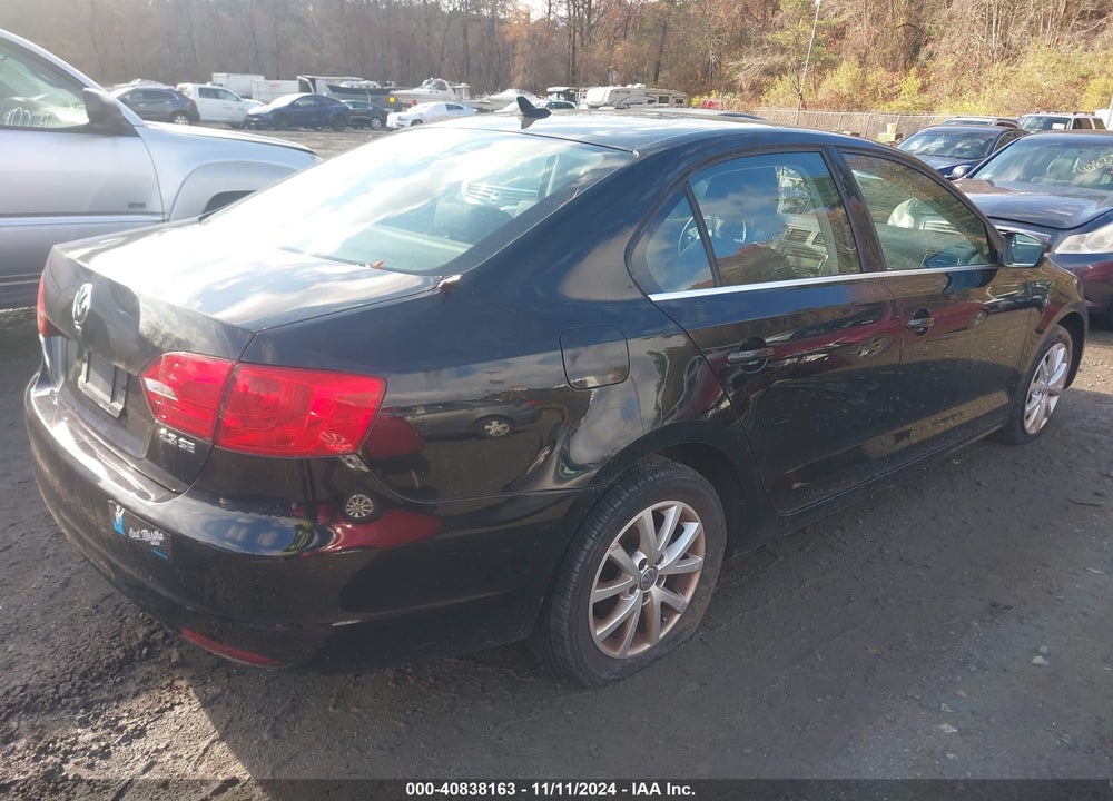 2013 VOLKSWAGEN JETTA 2.5L SE VIN: 3VWDP7AJ4DM427467