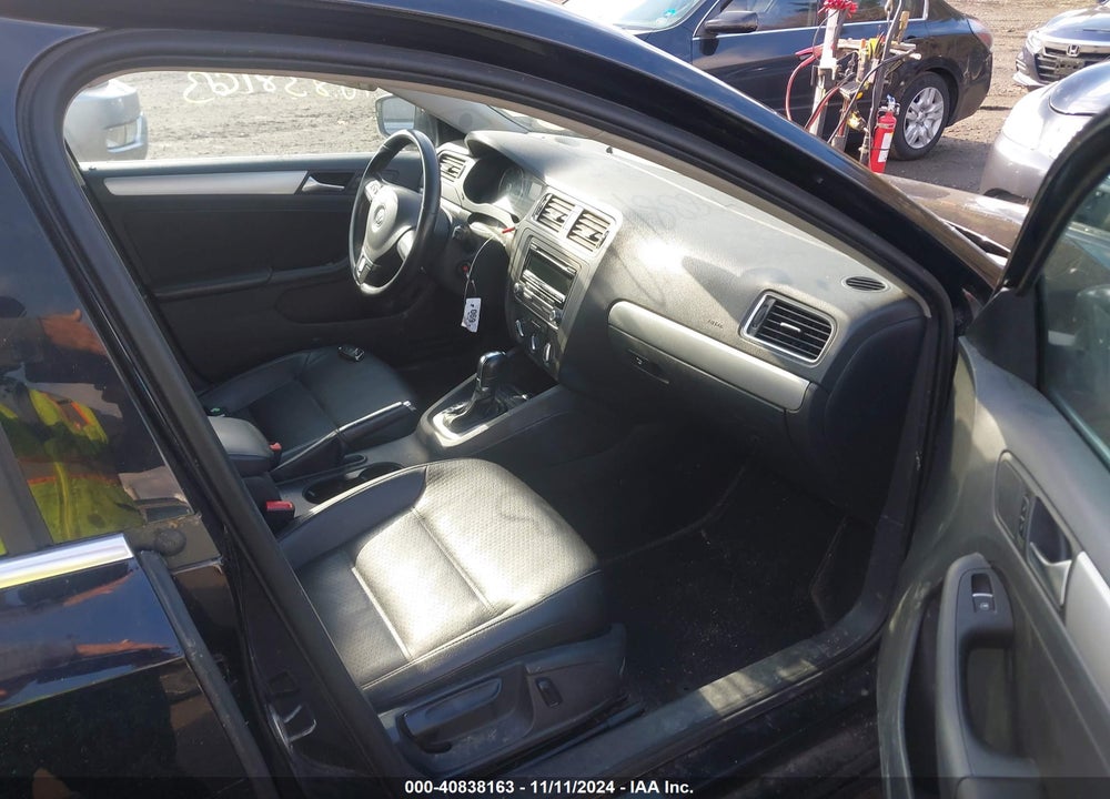 2013 VOLKSWAGEN JETTA 2.5L SE VIN: 3VWDP7AJ4DM427467