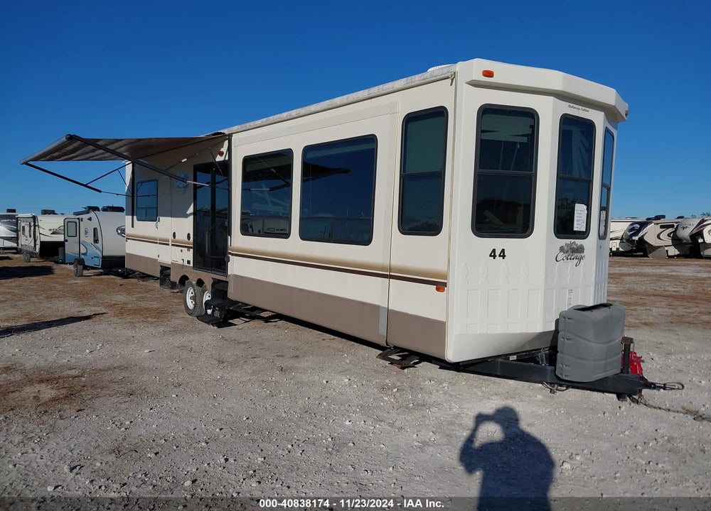 2016 CEDAR CREEK COTTAGE VIN: 4X4TCRS2XGS214218