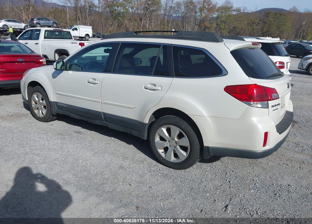 2011 SUBARU OUTBACK 2.5I PREMIUM VIN: 4S4BRCGC0B3375559
