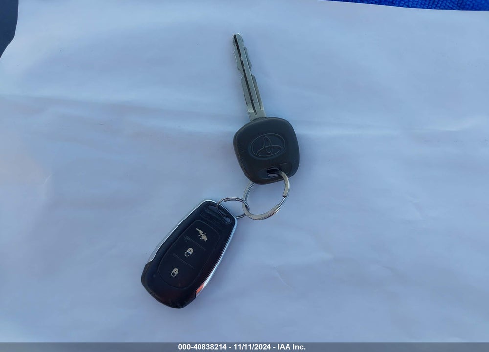 2009 TOYOTA COROLLA LE VIN: 1NXBU40E09Z102304