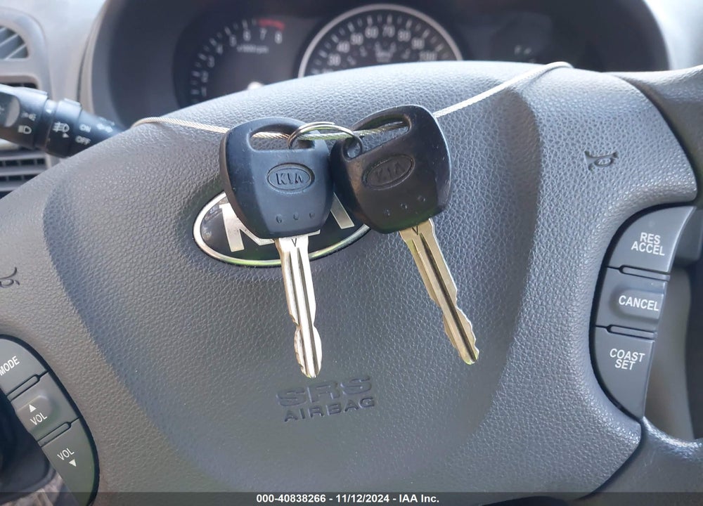 2014 KIA SEDONA LX VIN: KNDMG4C7XE6574994