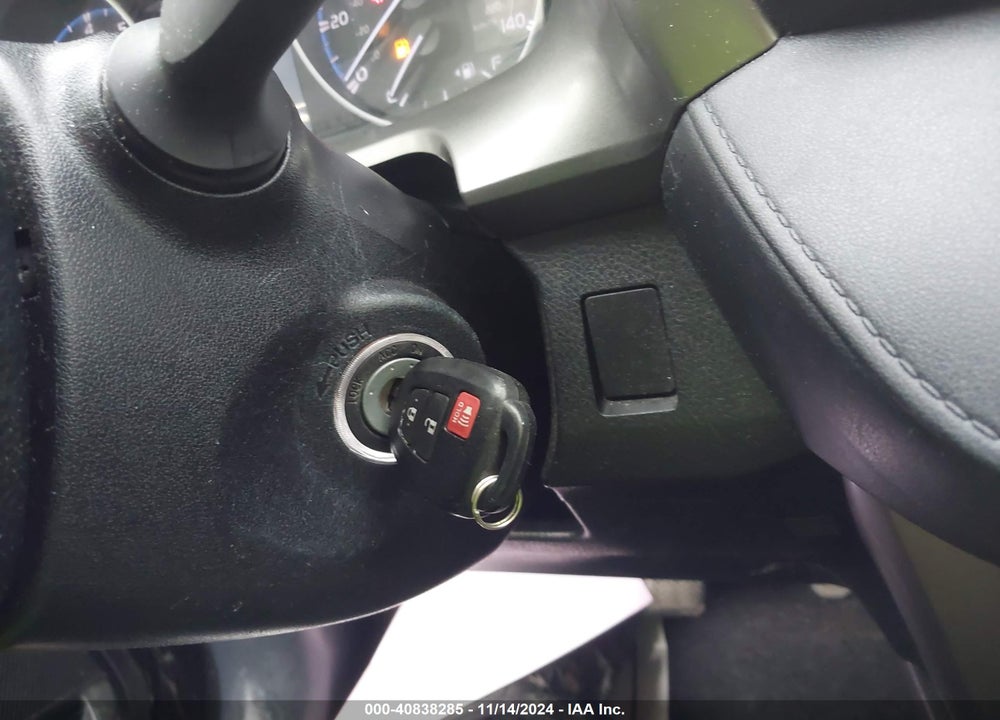 2018 TOYOTA RAV4 LE VIN: JTMBFREV1JJ212384