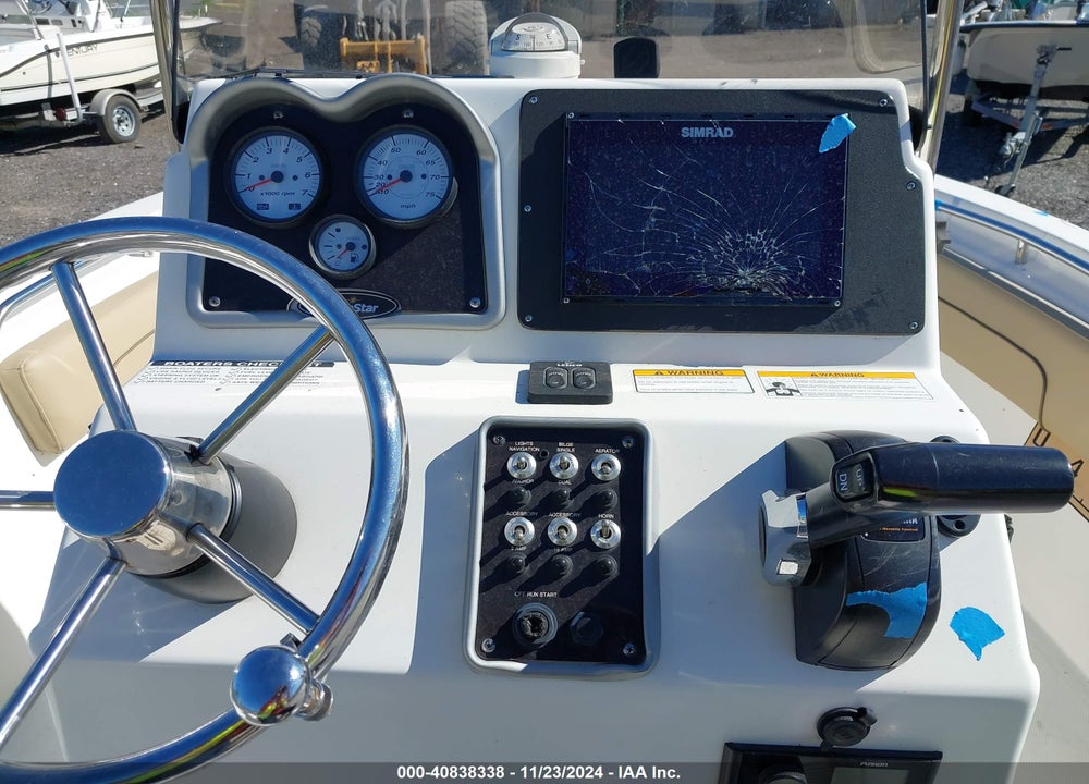 2017 NAUTICSTAR 1900XS VIN: JNT27421F717