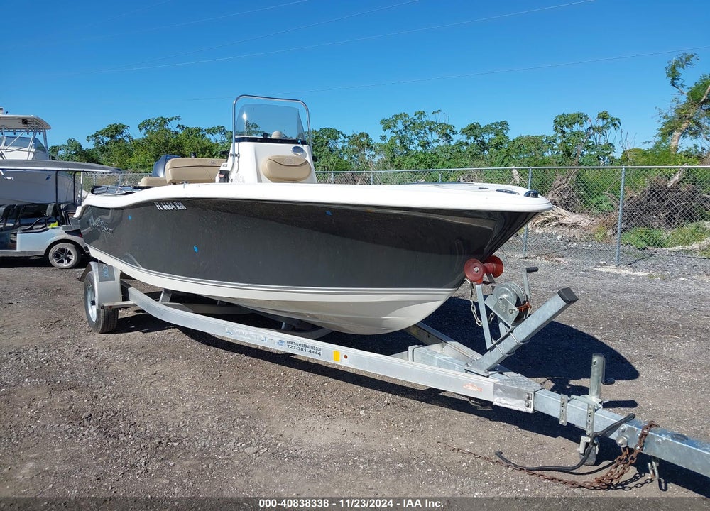 2017 NAUTICSTAR 1900XS VIN: JNT27421F717