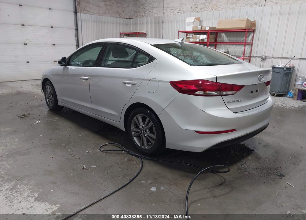 2018 HYUNDAI ELANTRA SEL VIN: 5NPD84LF1JH307988