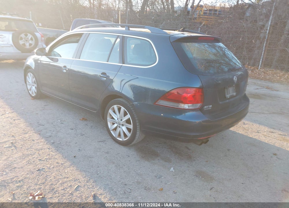 2010 VOLKSWAGEN JETTA TDI VIN: 3VWTL7AJ9AM659419