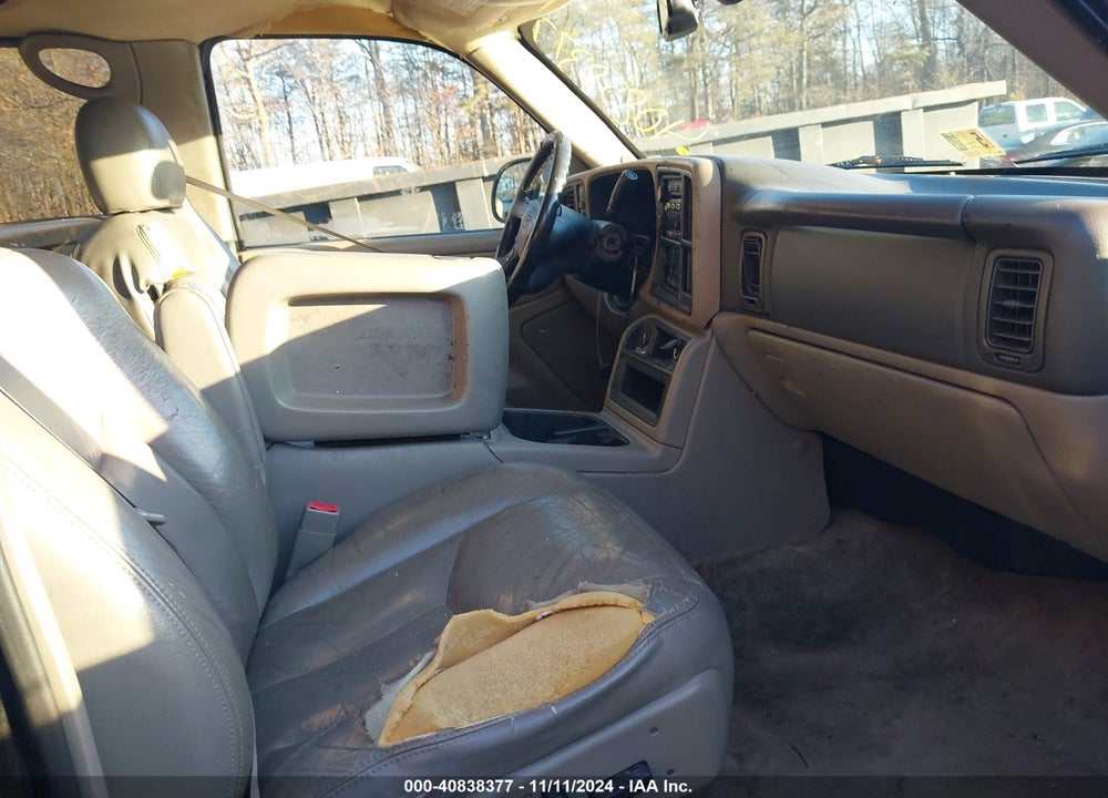 2004 CHEVROLET TAHOE LT VIN: 1GNEK13Z54R149240