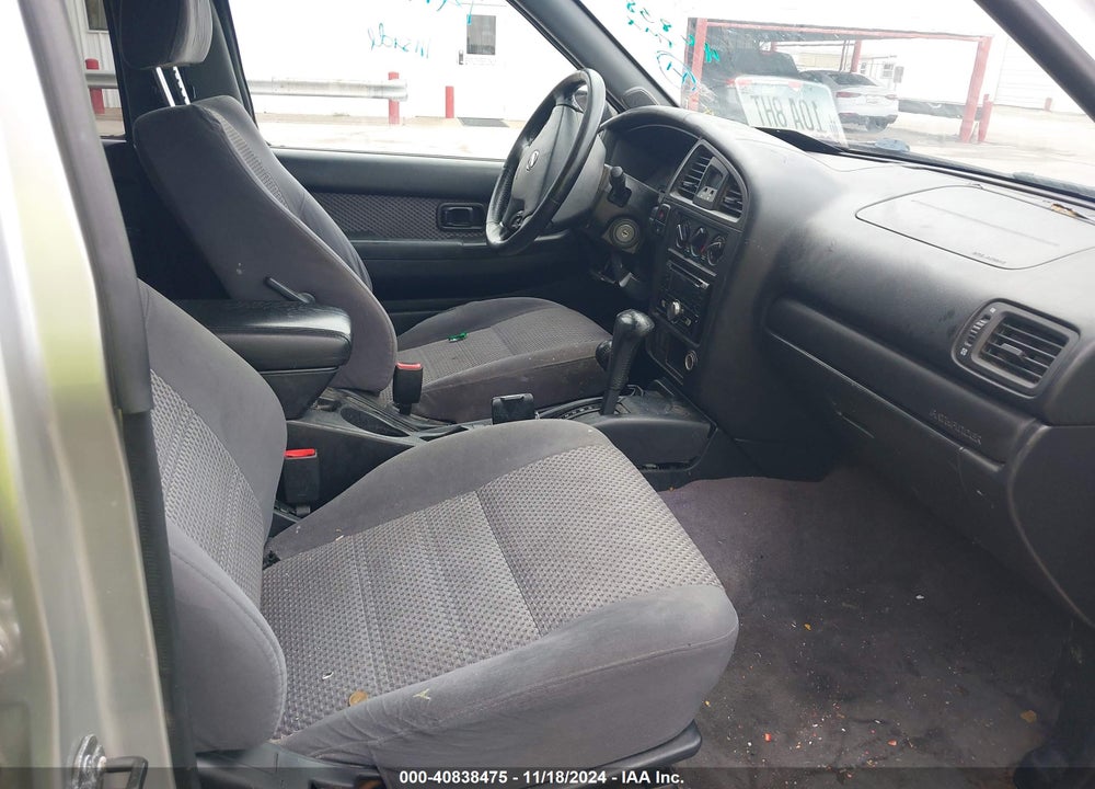 2002 NISSAN PATHFINDER SE VIN: JN8DR09Y42W714928