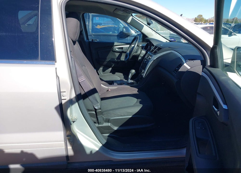 2011 CHEVROLET TRAVERSE VIN: 1GNKVGED4BJ221362