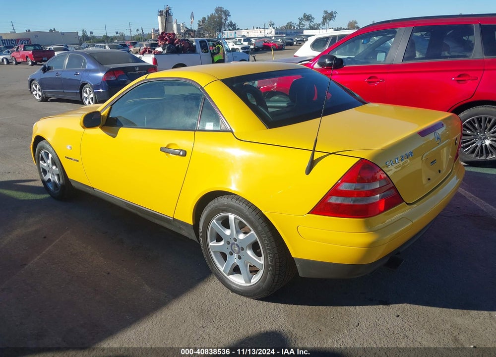 1998 MERCEDES-BENZ SLK 230 VIN: WDBKK47F7WF048569