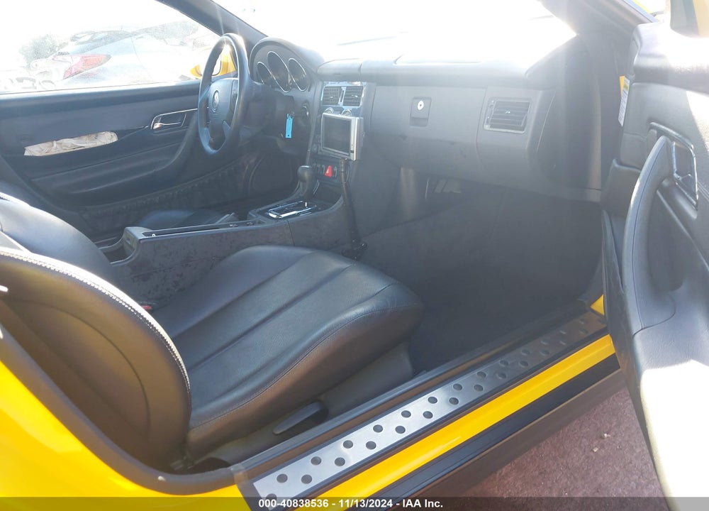 1998 MERCEDES-BENZ SLK 230 VIN: WDBKK47F7WF048569